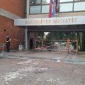 Na Filozofskom fakultetu u Novom Sadu portirska služba upisuje profesore pri ulasku u zgradu