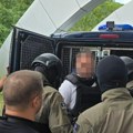 (Foto) Srbija izručila kavčanina osumnjičenog za brutalna ubistva! Velika akcija na graničnom prelazu: Sve vrvi od policije