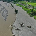 Obilne kiše i sneg poremetili saobraćaj i planinarenje u Nepalu