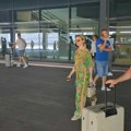 (Video) Poznati u neočekivanim izdanjima na aerodromu: Milica Pavlović sa skupocenom torbom, Boba bez Brene, a pevač sa…