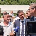 Kostić stigao do Vučića, predsednik obećao asfalt za Lopardince