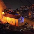 Požar u centru Paraćina: Izgorela kuća, porodica sa sedmoro dece nepovređena (foto)