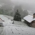 Nevreme u regionu, Sneg veje satima: Temperatura pala za 20 stepeni, jaki naleti vetra - zahlađenje stiže i u Srbiju…