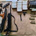Hapšenje u Rumi: Policija zaplenila arsenal oružja