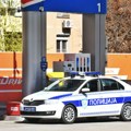 Oglasila se baba devojčice (12) iz okoline Obrenovca: Policija i dalje traga za muškarcem koji je ukrao auto u kom se…