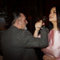 Kad se spoje kafana i karijera: Jana i Kudra zapevali “Dubiozu” i stigli do milion pregleda!