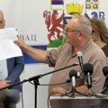 Četrdesetak advokata i izvršitelja isisava ozbiljna sredstva iz leskovačkog budžeta, gradonačelnik objavio spisak