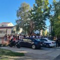 Grupa momaka sa bakljom i palicom napala gimnazijalce u Nišu