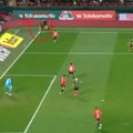 Ovo nikad niste videli: Čovek je odavde dao gol!