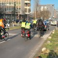 FOTO i VIDEO: Odvažna šestorka krenula iz Novog Sada na protest u Novi Pazar – biciklima