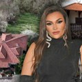 (Video) "Bilo je blato, a sada..." Ovo je porodična kuća Tamare Milutinović u Rušnju