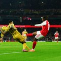 „Arsenal plaća Palasu 10.000.000€ ako osvoji titulu“: Netačno!