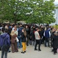 Novi protest u Gračanici: Građani pružili podršku uhapšenim srpskim direktorima