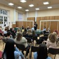 „REČ TVOJA, REČ MOJA“ U MITROVAČKOJ BIBLIOTECI: Veče poezije okupilo autore iz Srema, Novog Pazara i Lazarevca