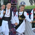 Најмлађи чувари традиције засијали на „Светлости на брежуљку“ у Приликама