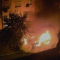 "Doneo je kofu sa gorivom": Tokom noći izgorelo 10 automobila na Novom Beogradu, stanari tvrde da hara piroman