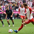 Kejnov prvi het-trik za Bajern, minimalna pobeda Borusije Dortmund