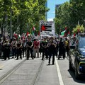 "Prekid vatre: Odmah!" Hiljade demonstranata na ulicama Evrope i SAD protestovalo u znak podrške Palestini