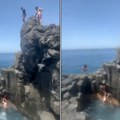 Za dlaku izbegnuta tragedija: Uznemirujući video: Muškarac skočio sa stene u more, pa se zabio u drugu stenu (video)
