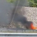 Prvi snimak automobila koji gori na auto-putu "Princeza Ksenija" u Crnoj Gori: Ceo u plamenu