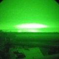 Retki snimak prikazuje let i razmeštanje američkog kasetnog projektila: Snimak je napravljen preko uređaja za noćno…