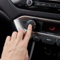 Samo ovako se pravilno čisti klima u autu Uz ovaj trik vaše vozilo će predivno mirisati, a rizik od respiratornih infekcija…