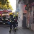 Požar u centru Novog Sada: Vatra buknula u pasažu, pogledajte borbu vatrogasaca sa stihijom (video)