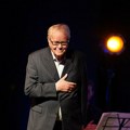 Nosio ugalj, pobedio rak i celi život proveo sa jednom ženom: Otpevao "Odiseju" i ušao u legendu, a ovo niko nije znao