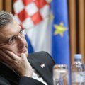 SDP o incidentu u Splitu: Huligani s fantomkama slobodno marširaju u Hrvatskoj, Plenković je kukavica