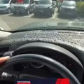 Automobil se topi od vreline, i to bukvalno! Neverovatna scena u Vojvodini, ovo nismo dosad viđali