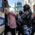 Misteriozna racija u centru Moskve! Specijalci tukli i privodili tinejdžere, otkriveni detalji mučenja iz horor kombija: "Čula…