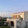 (Foto) Ovo je vila Đorđa Balaševića u Istri Vredi milion evra, a okolo pustoš - nemaju komšije