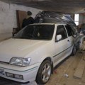 Ford Fiesta 25 godina stajala u garaži, pa odlučili da je pokrenu: Motor nije blokirao, ali automobil nije upalio