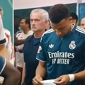 Embape video šta piše na majici, odbio da je obuče do kraja i da pokaže poruku: Ceo svet priča o ovom potezu