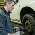 Грешка коју прави већина возача: Овако уништавате трап и гуме на "лежећим полицајцима", а мислите да је исправно