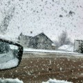 Sneg zaustavio saobraćaj na brojnim putevima na jugu Srbije