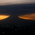 Vulkan Popokatepetl izazvao haos na aerodromima u Meksiku