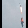 Eksplodirala kineska raketa Slučajno je lansirali, delovi pali na tlo i izazvali strahovit požar (video)