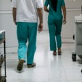 Osuđen hirurg iz pakla! Seksualno zlostavljao skoro 300 pacijenata: Na spisku žrtava uglavnom deca, uključujući njegove dve…