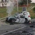 Vatrogasci morali da seku automobil! Uznemirujuće slike sa mesta nesreće kod Vladimiraca: Vozač auta poginuo na licu mesta