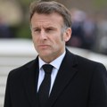 "Pričamo o budućnosti sveta, a Tramp se smeje i ruga" Oglasio se Makron o opaskama predsednika SAD da ga tuče žena