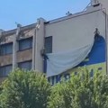 Priština uklonila zastavu Ukrajine dan nakon posete Zelenskog Beogradu i njegove izjave o tzv. Kosovu (video)