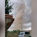 Snažan tornado poharao ovim delom Evrope: Krovovi leteli na sve strane, preko 40 povređenih, šteta ogromna (video)