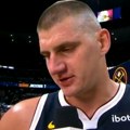 Novinarka pitala Jokića kako se nosi sa pritiskom: Nikola odgovorio u svom stilu i oduševio navijače! (video)