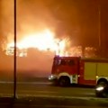Buknuo požar na Čukaričkoj padini: Vatrogasci na terenu VIDEO