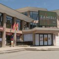 Počeli pa stali i tako 30 godina: Radovi na Domu kulture u Vrbasu nikako da se završe