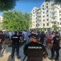 Građani Knjaževca ispratili zvižducima premijera Macuta i kolonu vozila u njegovoj pratnji