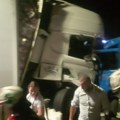 Zastrašujući prizori iz tunela kod Nikšića: Sudarili se kamioni i auto, vatrogasci izvlačili putnika iz vozila