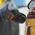 U Srbiji povećana kupovina goriva, na pojedinim pumpama i duplirana, privatnici ga sve teže nabavljaju