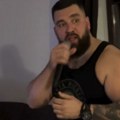 Emocije prelile mreže: Frontmen Reforma benda zapevao ocu na slavi, video postao viralan: Preko million pregleda i mnogo…